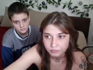 couple Sexy Girls Cams with aliens4twenty