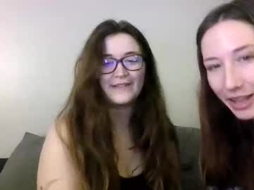couple Sexy Girls Cams with 2gorls1link