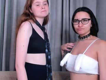 couple Sexy Girls Cams with earleneclarkston